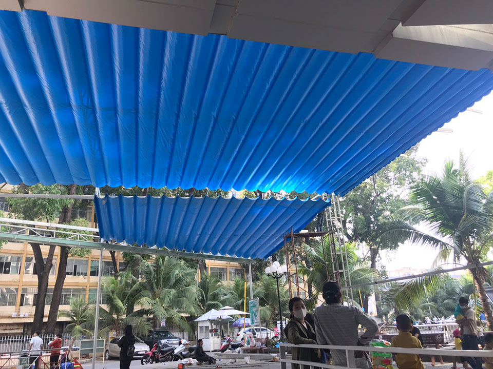 Lắp đặt mái che nắng bệnh viện tại Thủ Dầu Một